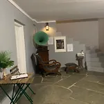 Апартаменты Theothea *