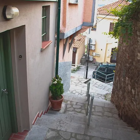 Theothea Lejlighed *