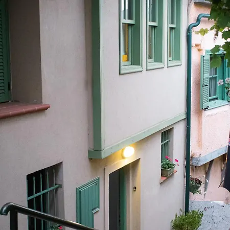 Theothea Apartment *