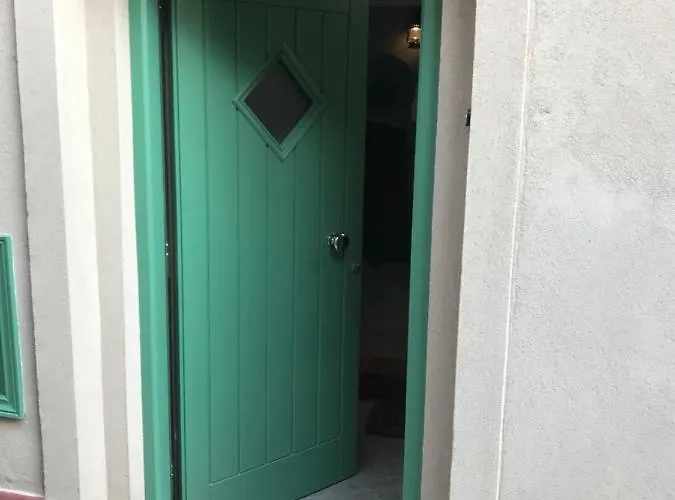 Theothea Apartment *